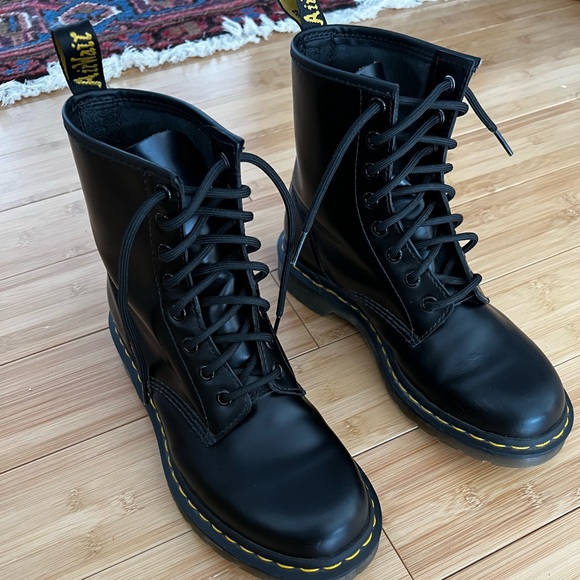 Dr. Martens Shoes - Doc Martens - hardly worn